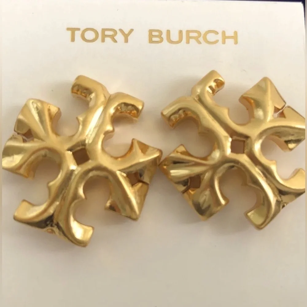 🔥🔥Authentic Designer Medium Earrings At Awesome Prices To Buy Now & Save Firm